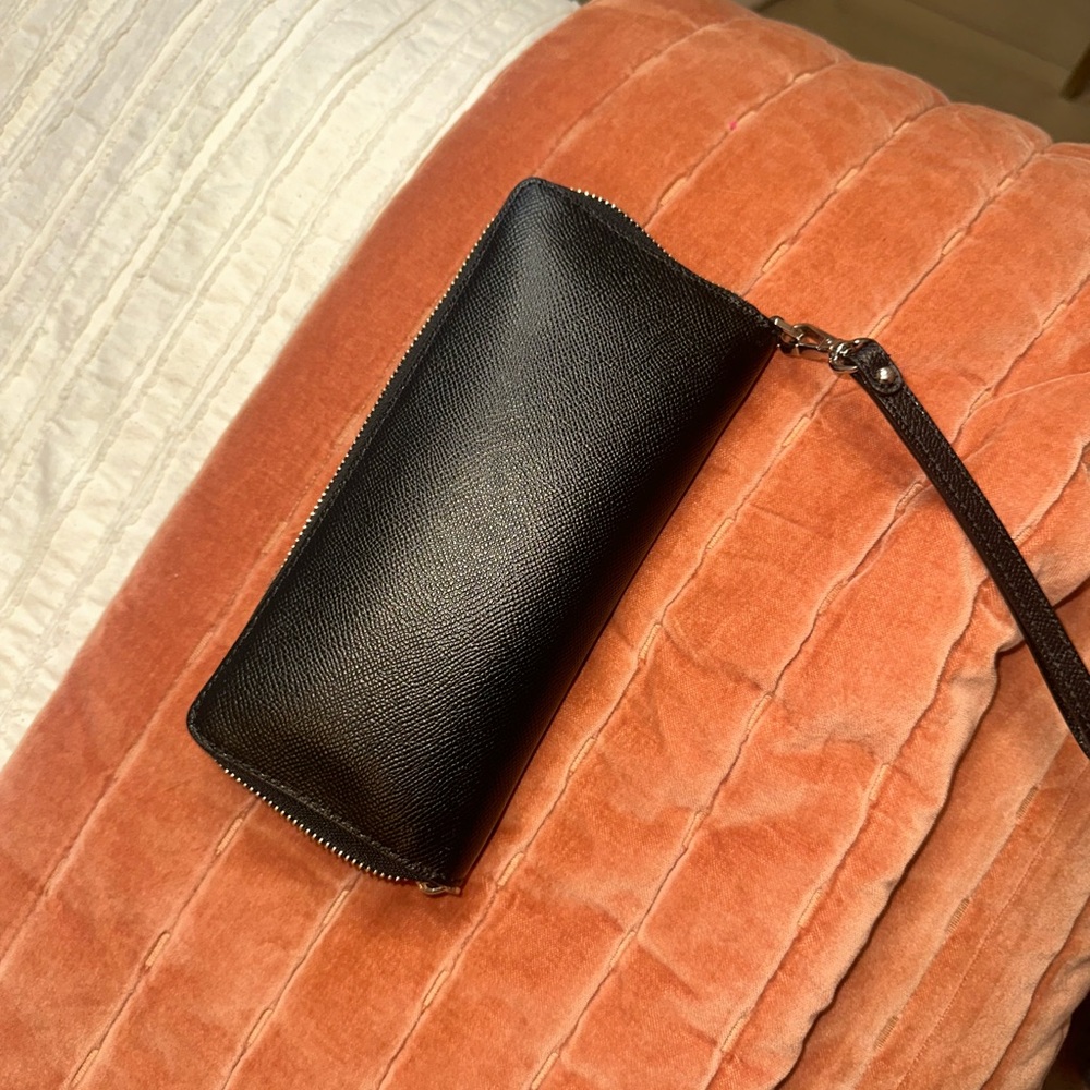 Michael Kors Black Zip-Around Wallet - Picture 4 of 7